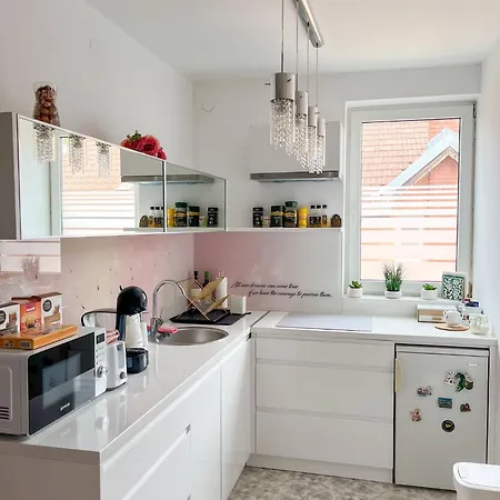 Elegant Escape Apartman