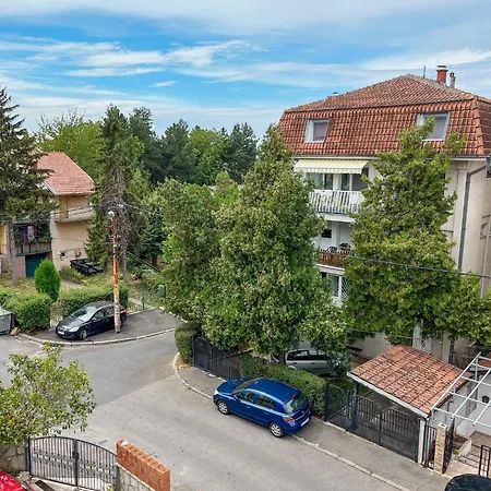 Elegant Escape Apartman *