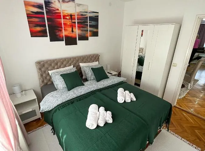 Elegant Escape Apartament *